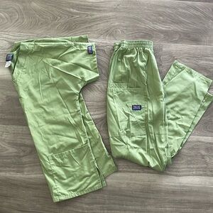cherokee apple green scrub set xs